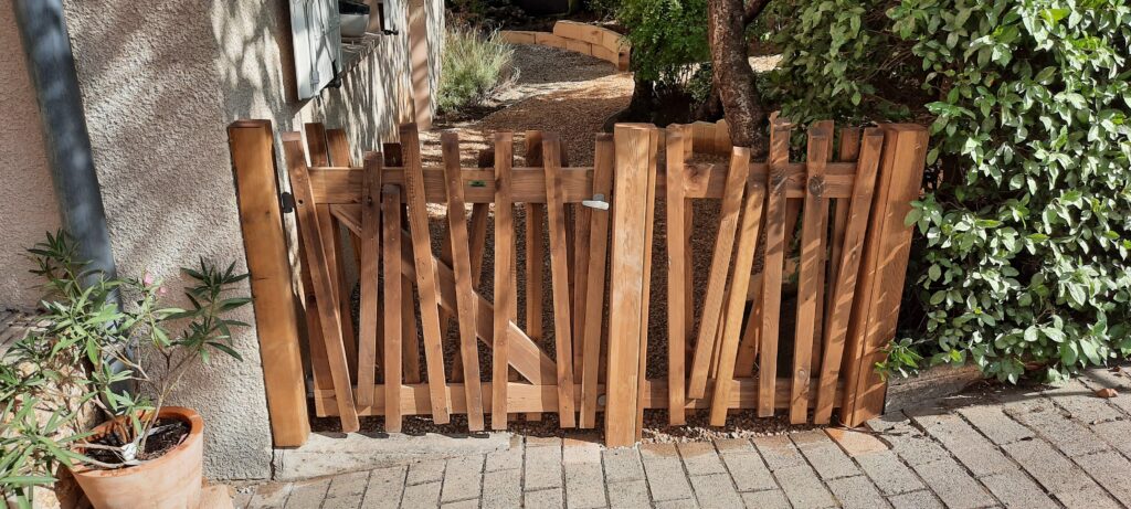 Installation de portillon de jardin à Saint-Genis-Laval : pratique et esthétique - Galeo